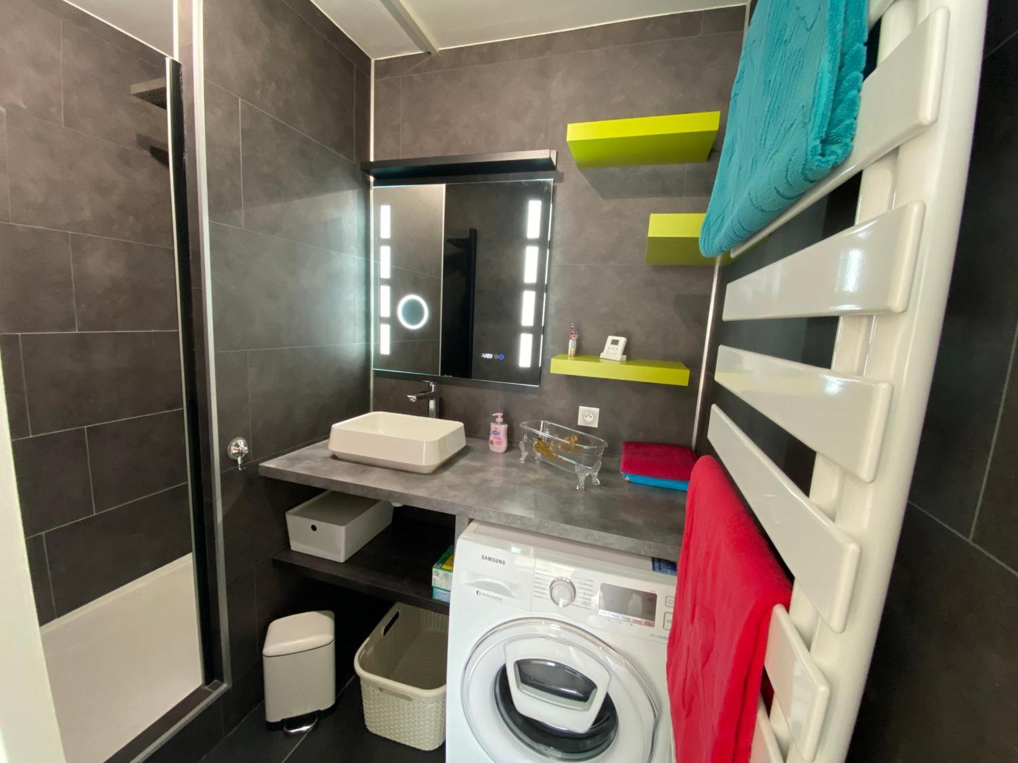 Victoria-T2-41M2-Balcon, Wifi, Linge, Produits, Menage Inclus Apartment Reims Exterior photo